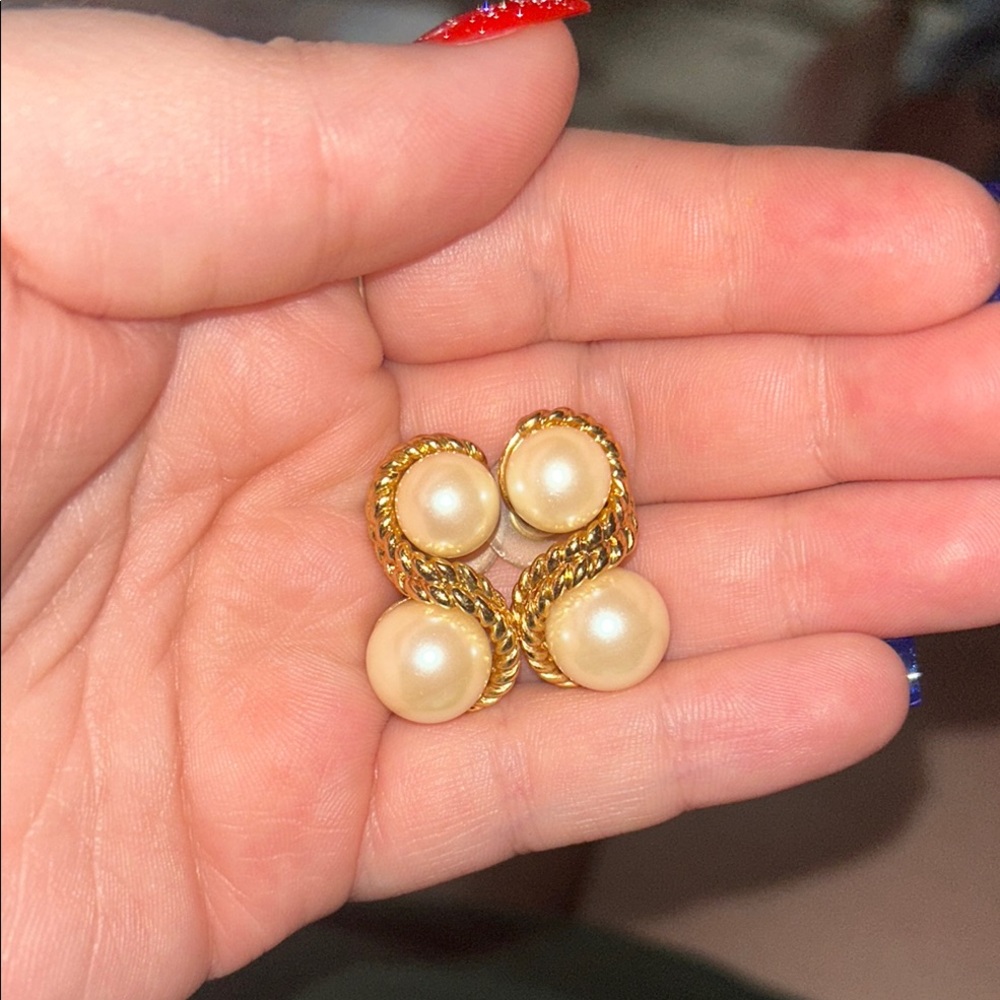 Avon Vintage Gold and Cream Pearl Earrings
